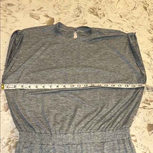 VUORI SHORT SLEEVE LUX CREW JUMPSUIT HEATHER GRAY - Picture 7 of 7